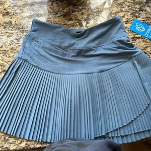 GG Blue chambray golf skort size small NWT